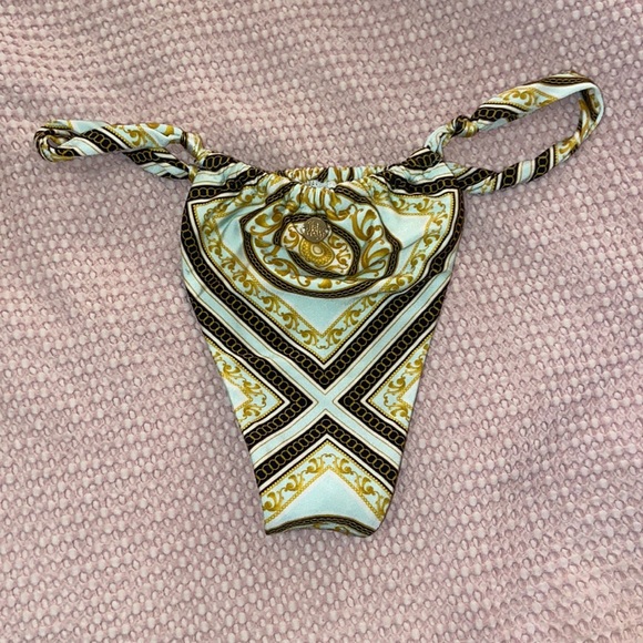 Bikini Bottoms - Picture 2 of 6